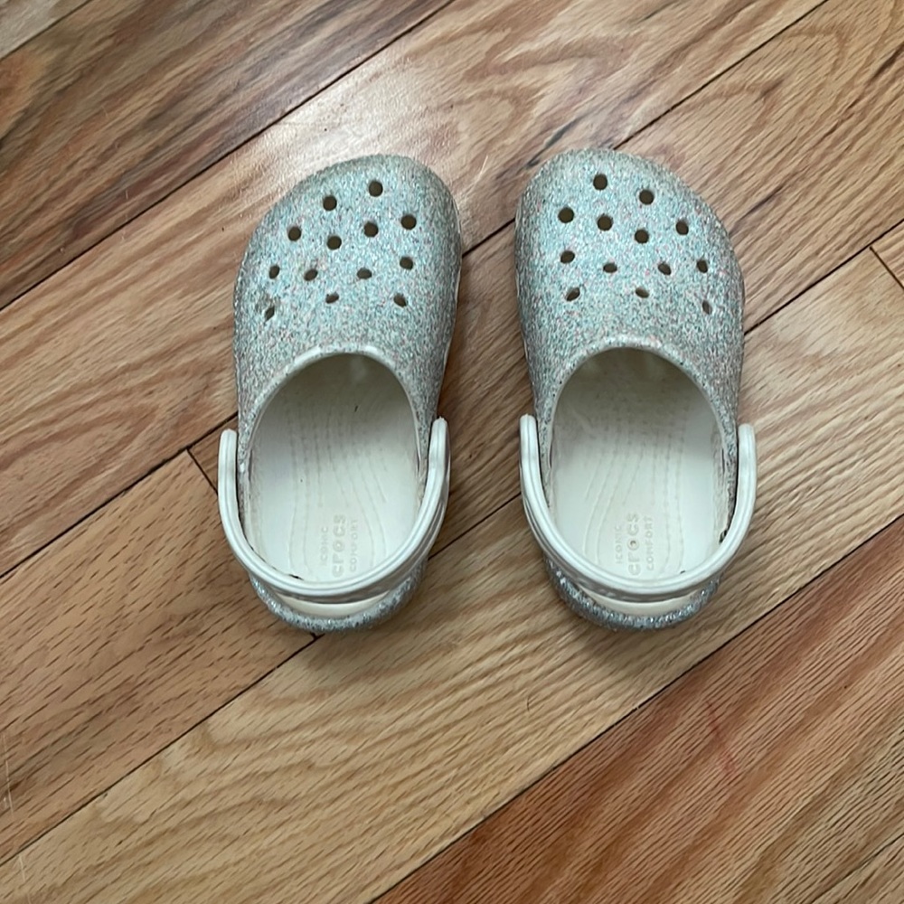 Toddler crocs